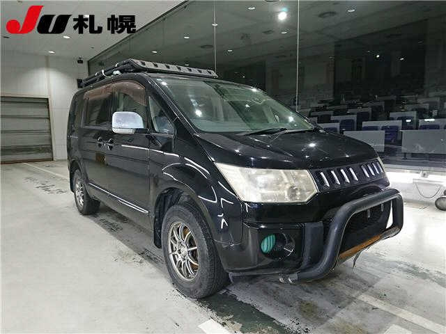 MITSUBISHI DELICA D5 2010