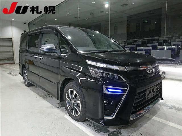 TOYOTA VOXY 2020