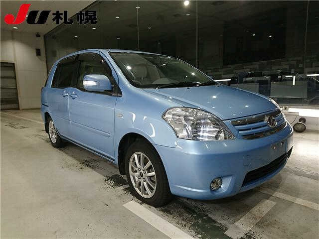 TOYOTA RAUM 2010