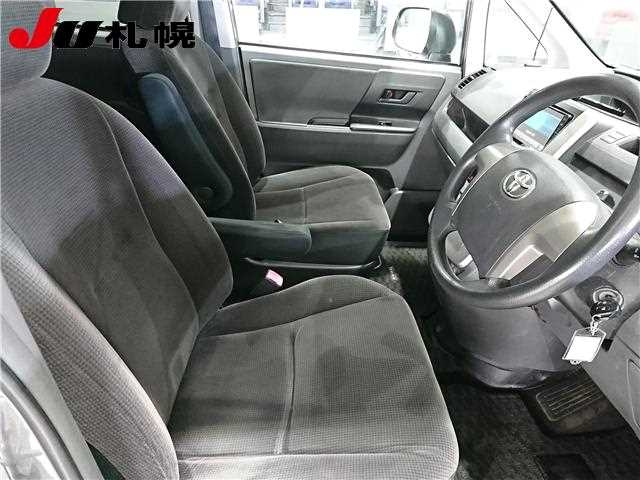 TOYOTA NOAH 2008