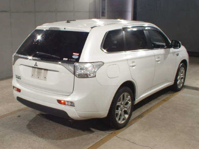 MITSUBISHI OUTLANDER PHEV 2013