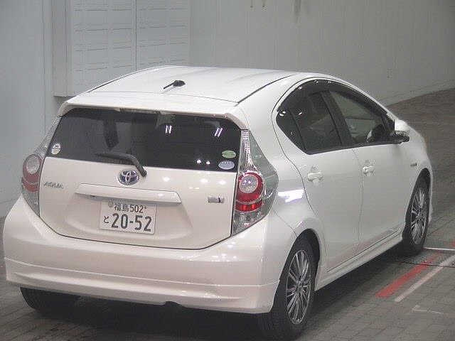 TOYOTA AQUA 2013