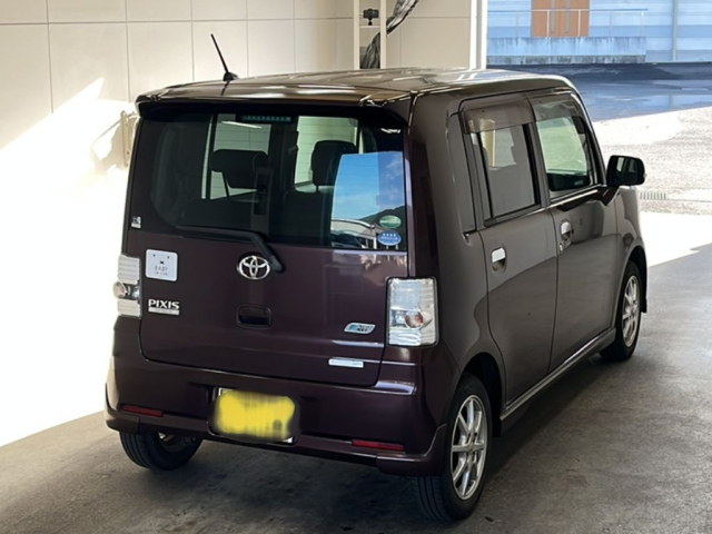 TOYOTA PIXIS SPACE 2014