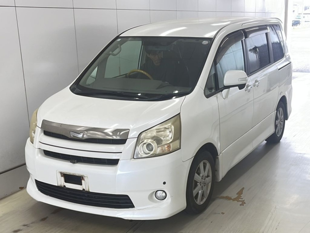 TOYOTA NOAH 2008