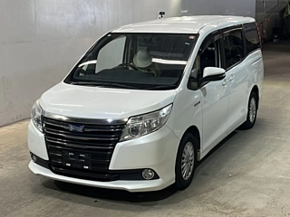 TOYOTA NOAH 2015