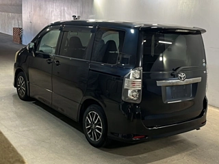 TOYOTA NOAH 2009