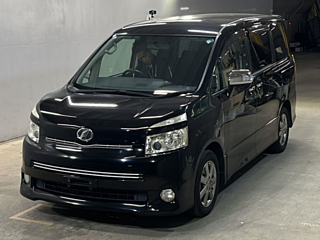 TOYOTA VOXY 2009