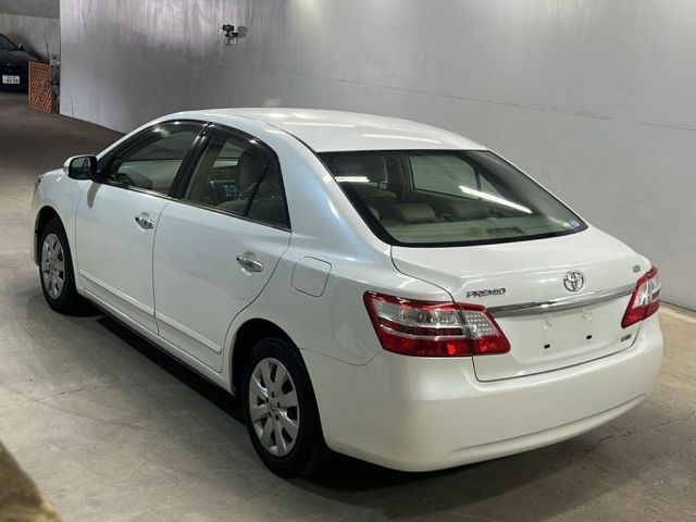 TOYOTA PREMIO 2010