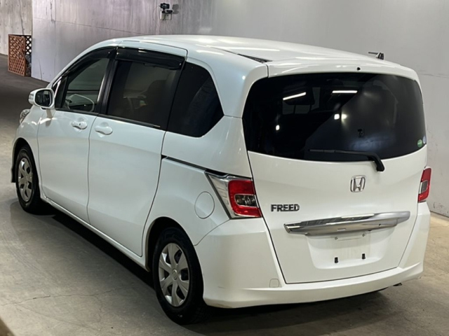 HONDA FREED 2016