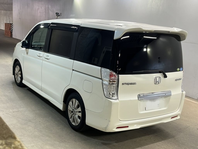HONDA STEP WAGON 2011