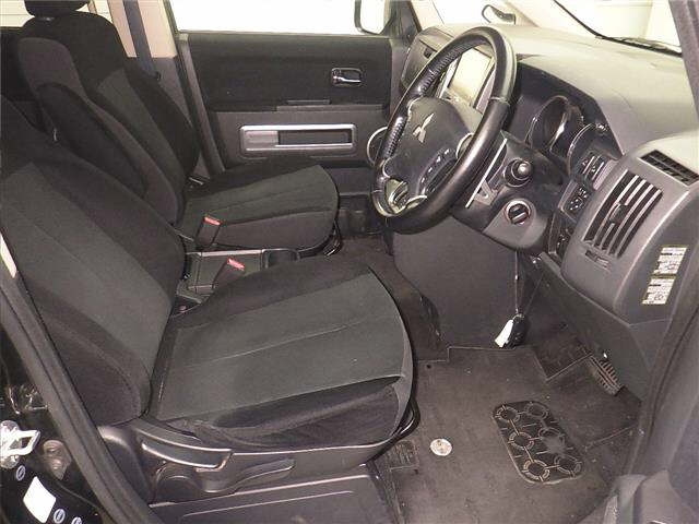 MITSUBISHI DELICA D5 2012