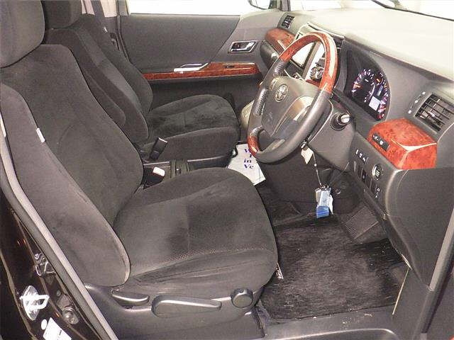 TOYOTA VELLFIRE 2010