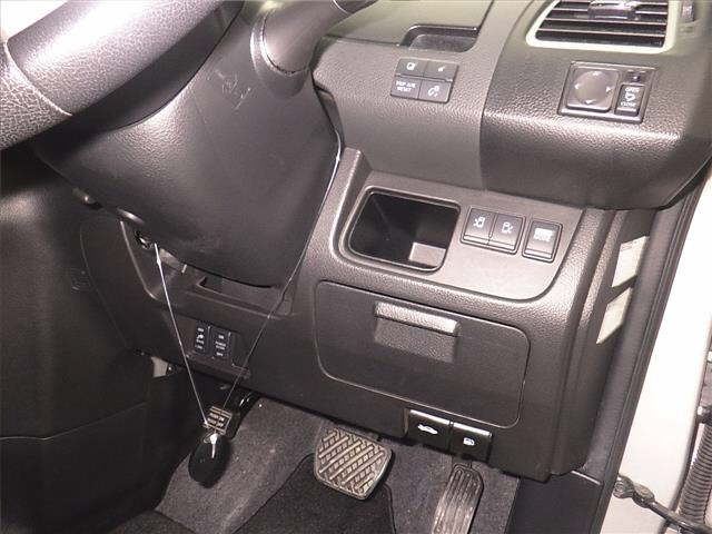 NISSAN SERENA 2012