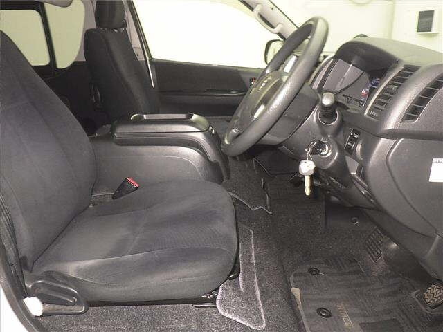 TOYOTA HIACE VAN 2014