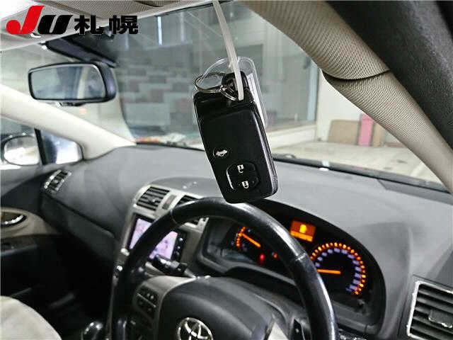 TOYOTA AVENSIS WAGON 2012