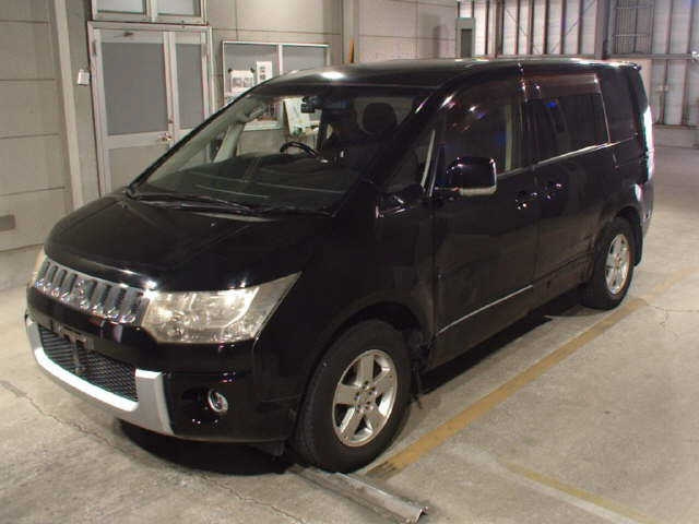 MITSUBISHI DELICA D5 2012