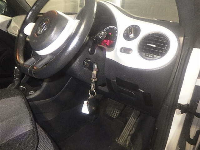 VOLKSWAGEN THE BEETLE 2012