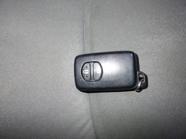 TOYOTA PRIUS ALPHA 2013