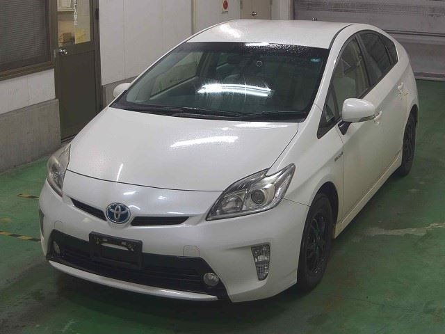 TOYOTA PRIUS 2015