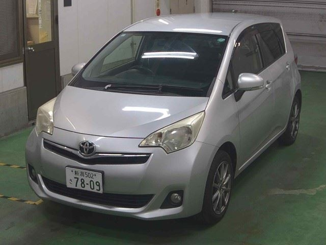 TOYOTA RACTIS 2013