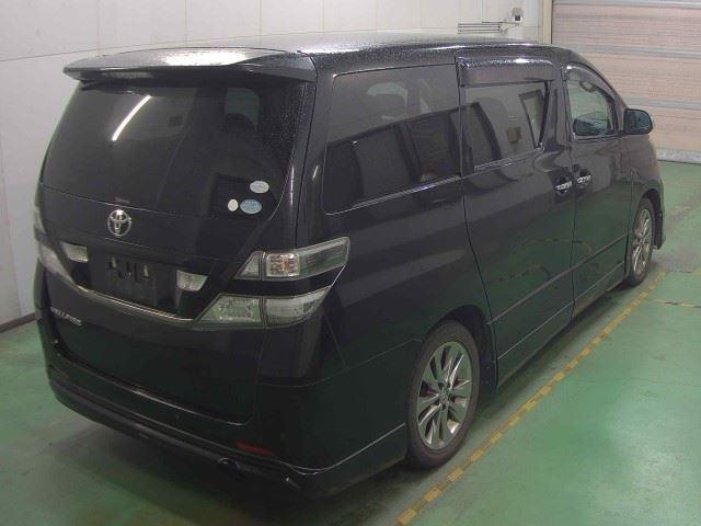 TOYOTA VELLFIRE 2010