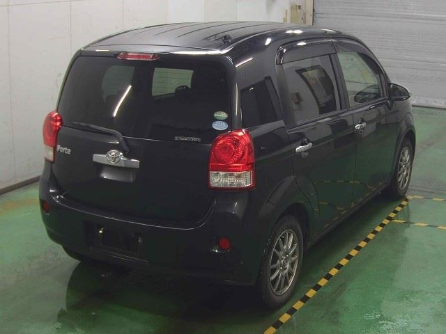 TOYOTA PORTE 2015