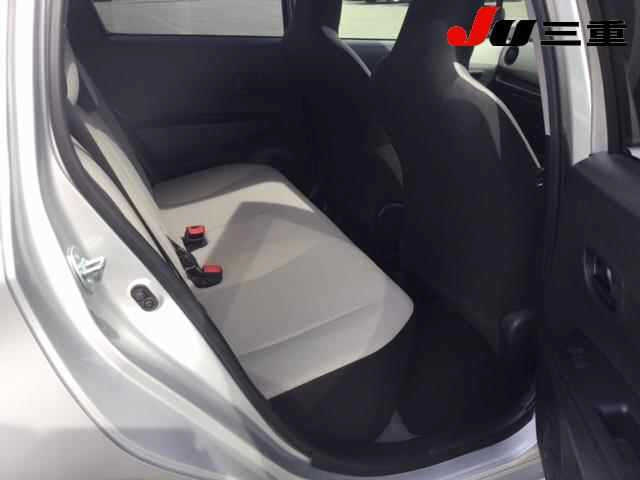 TOYOTA VITZ 2012