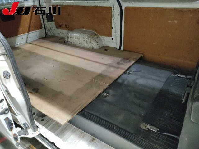 TOYOTA HIACE VAN 2013