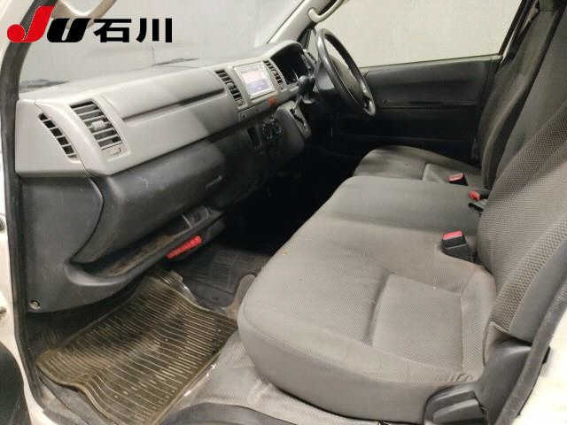 TOYOTA HIACE VAN 2013