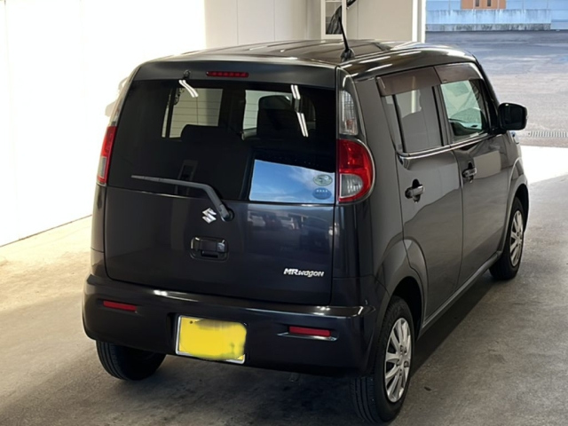 SUZUKI MRWAGON 2011