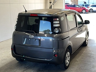 TOYOTA SIENTA 2010