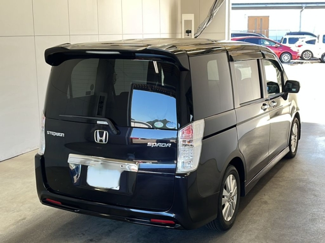 HONDA STEP WAGON 2011