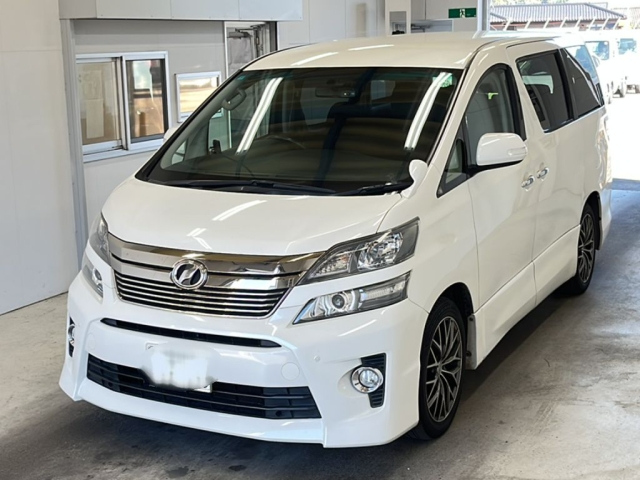 TOYOTA VELLFIRE 2013