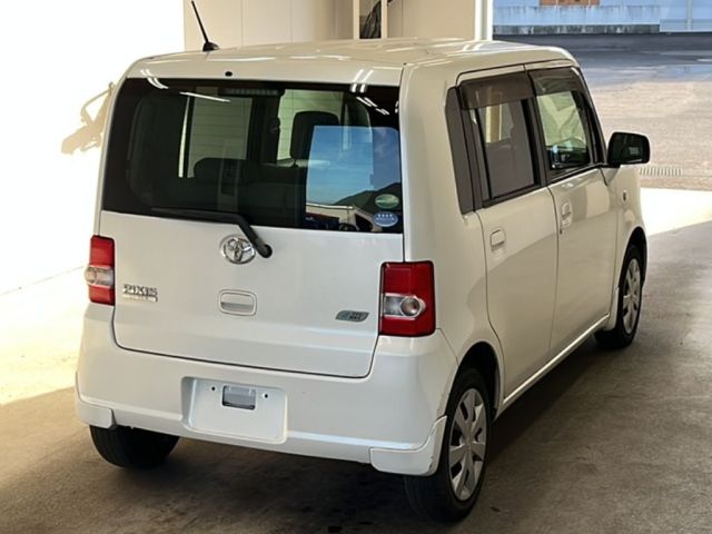 TOYOTA PIXIS SPACE 2012
