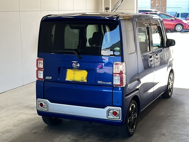 DAIHATSU WAKE 2015