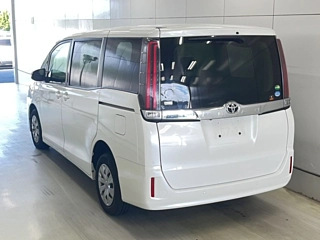 TOYOTA NOAH 2019