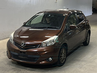 TOYOTA VITZ 2014