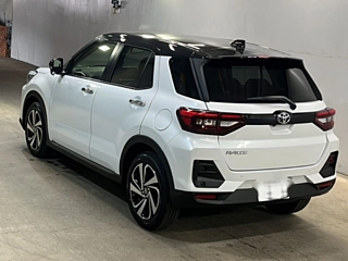 TOYOTA RAIZE 2025