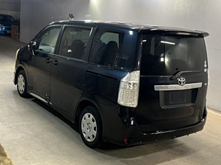 TOYOTA NOAH 2008