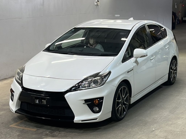 TOYOTA PRIUS 2014