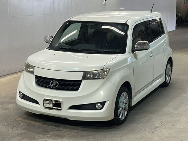 TOYOTA BB 2010