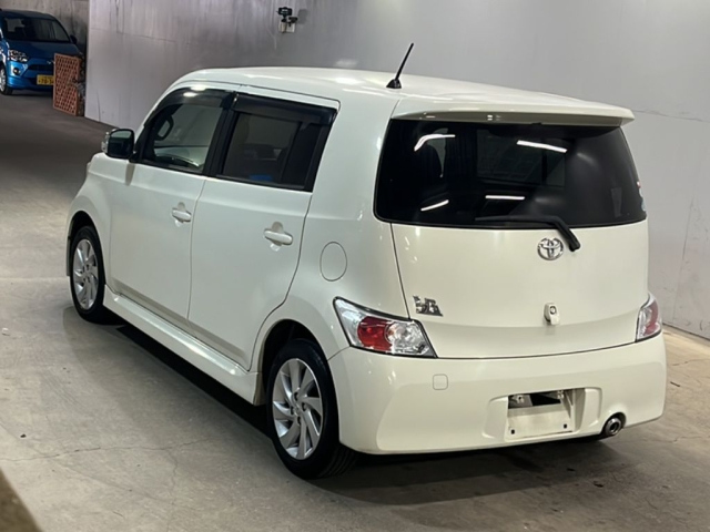 TOYOTA BB 2010
