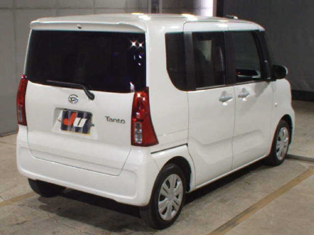 DAIHATSU TANTO 2024
