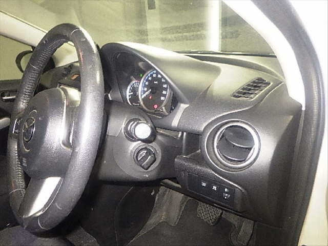 MAZDA DEMIO 2013