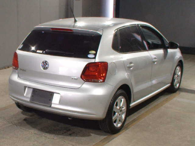 VOLKSWAGEN POLO 2012