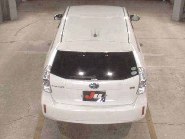 TOYOTA PRIUS ALPHA 2013