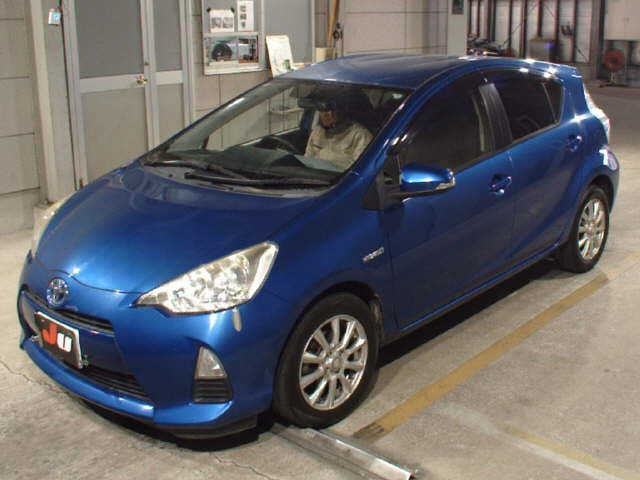 TOYOTA AQUA 2013