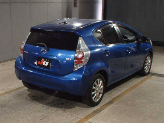 TOYOTA AQUA 2013