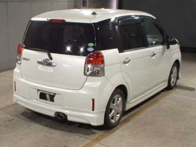 TOYOTA SPADE 2012