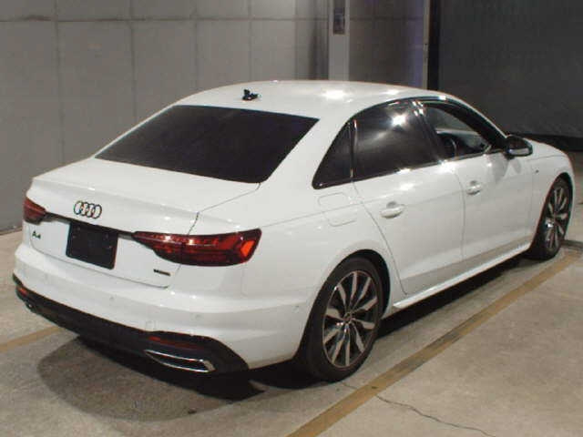 AUDI A4 2023